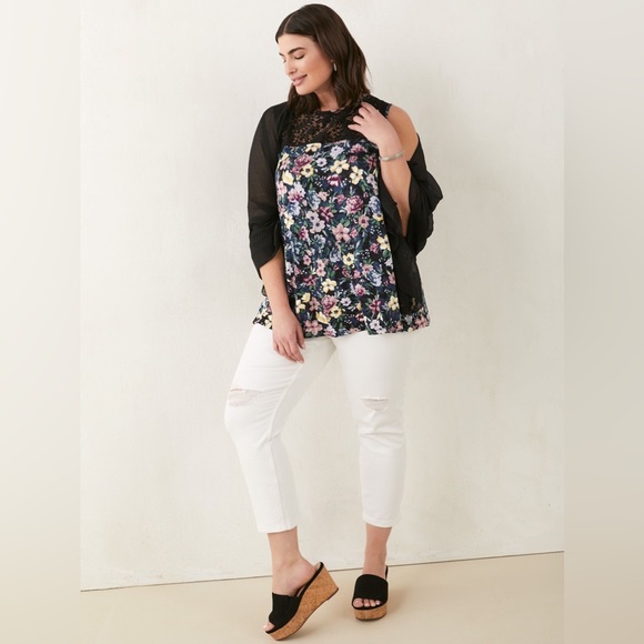 Penn Printed Crochet Lace Camisole floral print - Picture 4 of 5